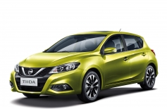 Замена стекла на Nissan Tiida