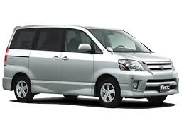 Замена стекла на Toyota Noah