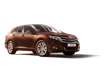 Замена стекла на Toyota Venza