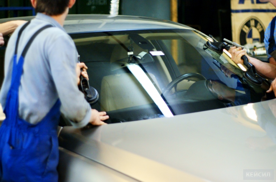 Профессиональная вставка новых стекол в машину по выгодным ценам