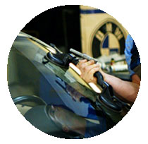 Профессиональная вставка новых стекол в машину по выгодным ценам